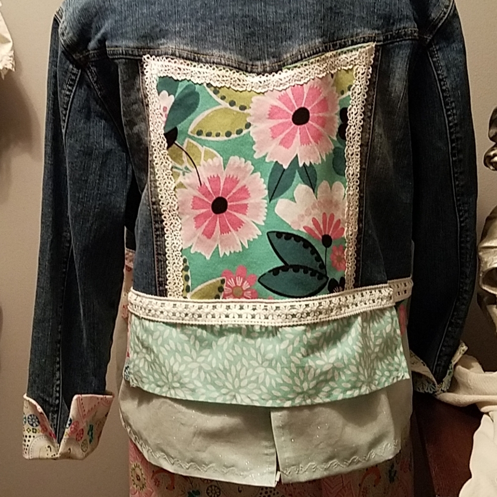 Redesigned denim jacket - Picture 3 of 7